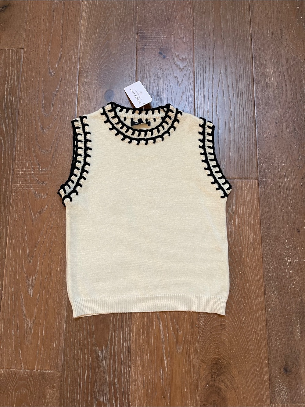 Sleeveless Cream Knit Top with Black Trim